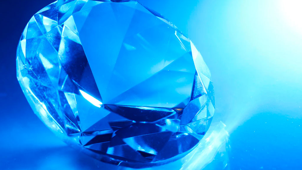 В России добыли алмаз в форме сердца