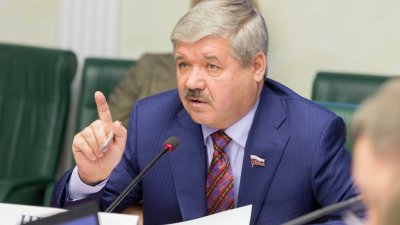 Экс-губернатор Ямала сможет бесплатно ездить за счёт бюджета Тюменской области