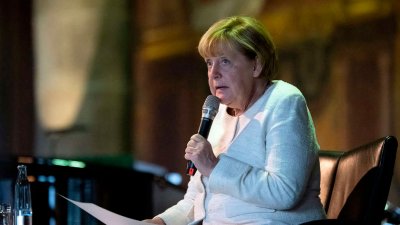 «Хочу дружественных дискуссий» – Меркель вызвалась в миротворцы по Украине
