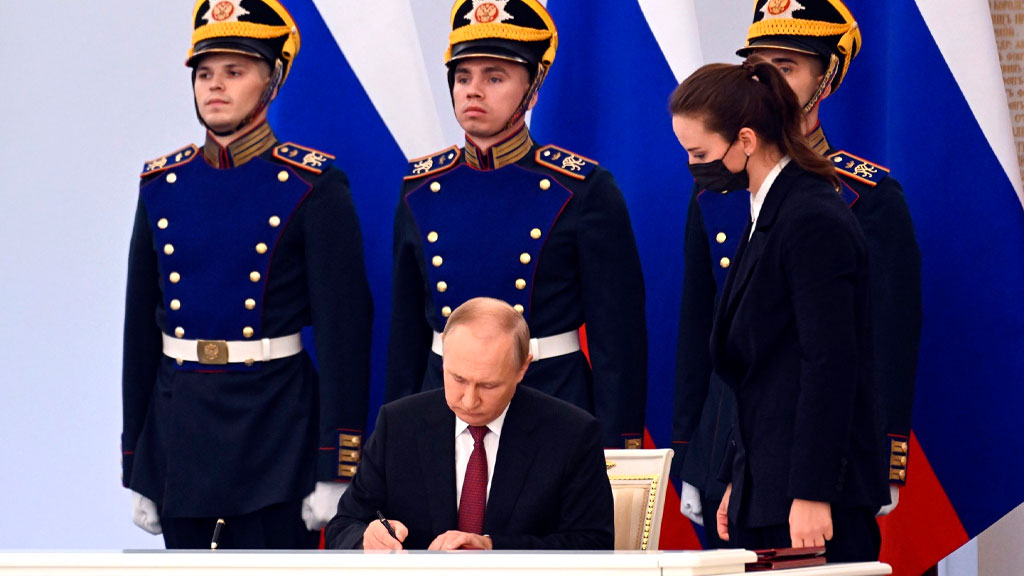 Путин подписал законы о вхождении в состав России новых территорий и назначил врио глав