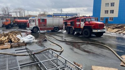На третий день пожарные справились с открытым огнем в промзоне (ФОТО)
