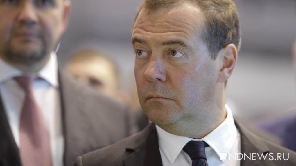 Медведев на английском языке объяснил, как и где использовать ордер на арест Путина