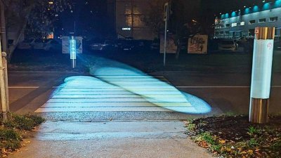 Новый тип подсветки пешеходных переходов тестируют в Москве