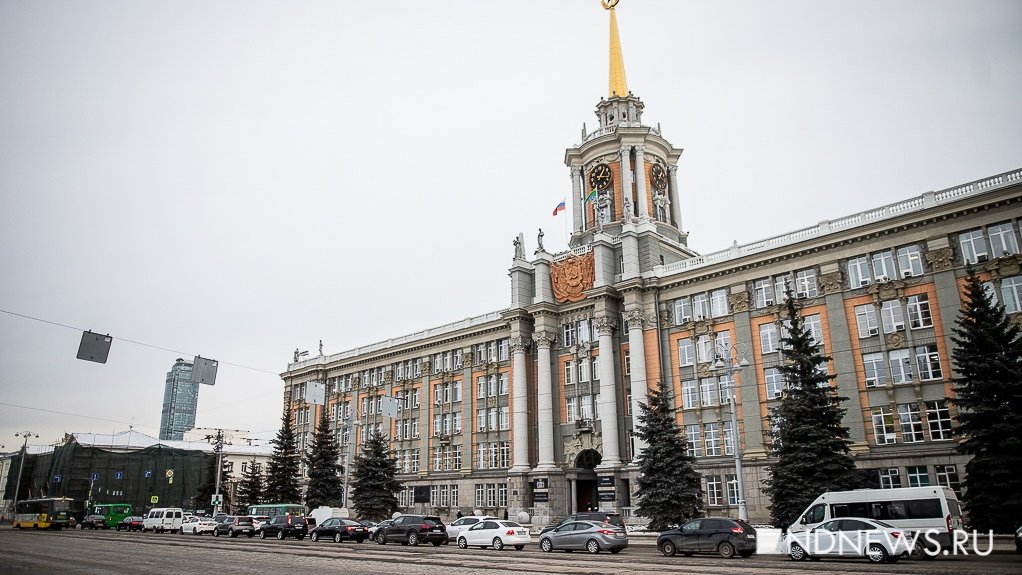 300 фактов о Екатеринбурге. Башня с курантами на ратуше могла не появиться