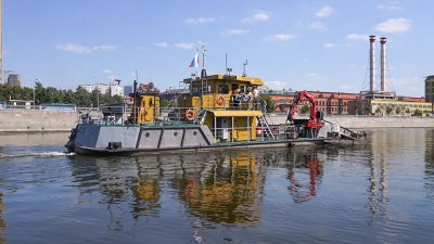 Около 600 тонн мусора выловили за время навигации в Москве-реке и Яузе