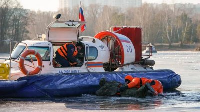 Зимой патрулировать московские водоемы будут более 20 судов на воздушной подушке