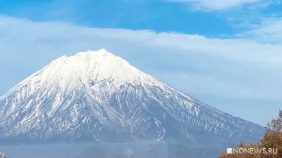 На Камчатке извергается самый высокий действующий вулкан Евразии