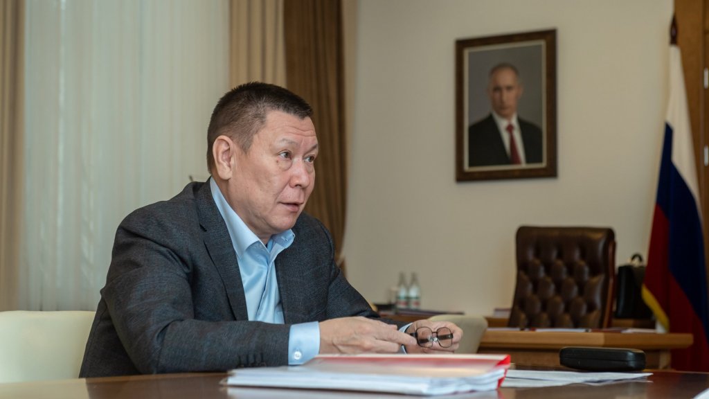 Сенатор Ледков будет ежегодно получать выплаты от Заксобрания Ямала