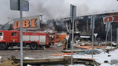Повышенная концентрация фенола выявлена в воздухе вблизи горящего гипермаркета в Химках