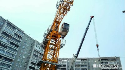 В Хакасии рабочий погиб при падении строительного крана