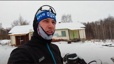 Блогер показал заколоченную лыжную базу в Шадринске, где вынуждены заниматься дети (ВИДЕО)