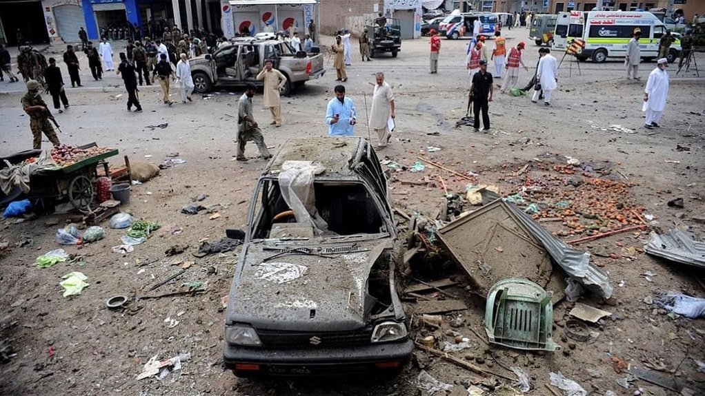 В Пакистане таксист взорвал машину при попытке досмотра