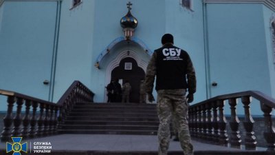 Зеленский наслал силовиков на православные церкви своего родного города