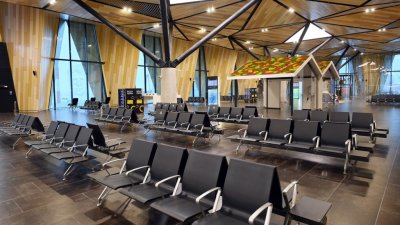 Пассажиры пожаловались на сильный холод в новом аэропорту Нового Уренгоя