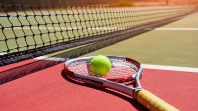 На теннисный турнир допустили спортсменов с коронавирусом