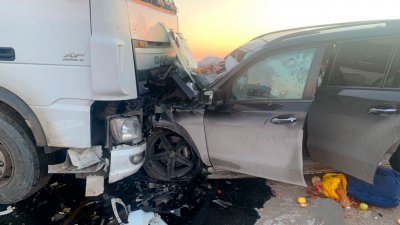 В аварии с грузовиком в Калмыкии погибли четыре человека