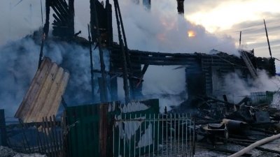 На пожаре в Екатеринбурге погибли мать и сын