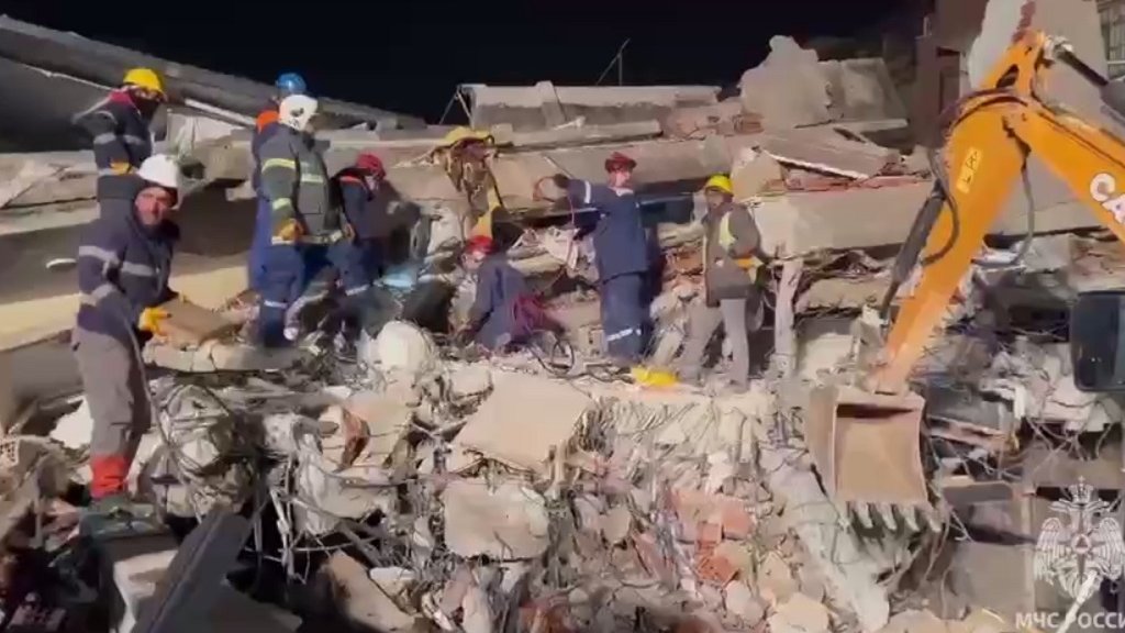 В Турции спасатели выяснили, где под руинами находятся россияне