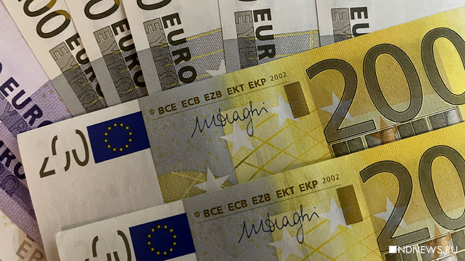 Биржевой курс евро превысил отметку в 100 рублей