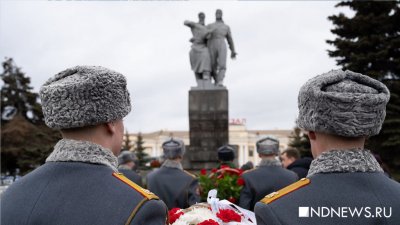 Ветераны, депутаты и чиновники возложили цветы к памятнику УДТК (ФОТО)