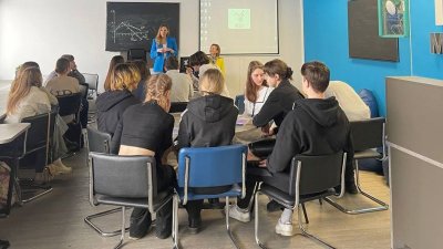 Школьники из Академического посетили МГИМО и побывали на лекции Анатолия Вассермана (ФОТО)