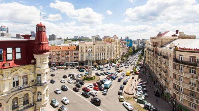 «Не украинский герой» – в Киеве переименуют площадь Льва Толстого