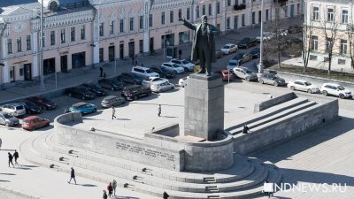 300 фактов о Екатеринбурге. Памятник Ленину на площади 1905 года хотели убрать, но передумали