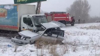 Пять человек погибли в ДТП с грузовиком под Иркутском
