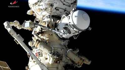Уральские космонавты провели более 7 часов в открытом космосе (ФОТО)