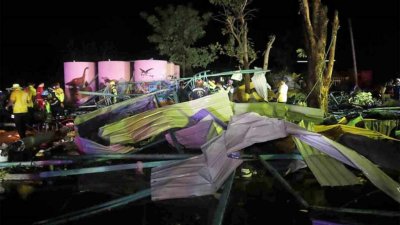 В Таиланде шторм сорвал крышу спортплощадки: погибли 7 детей, еще 18 ранены