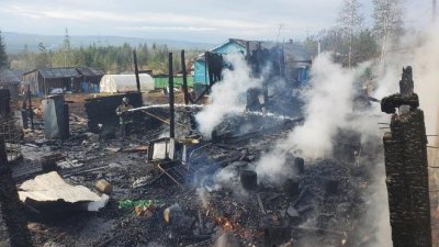 Женщина с двумя детьми погибли в пожаре под Иркутском