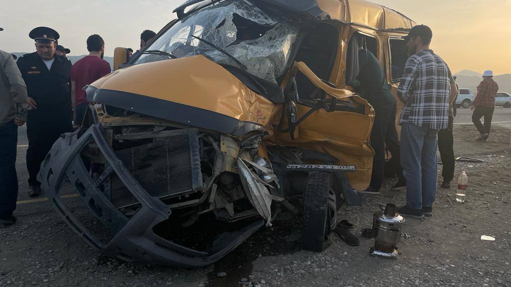 В Дагестане 12 человек пострадали в ДТП с пассажирской «Газелью»