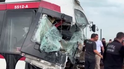 В Турции в аварии с двумя трамваями пострадали 26 человек