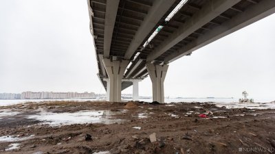 Южноуральские чиновники требуют благодарности за недостроенный мост