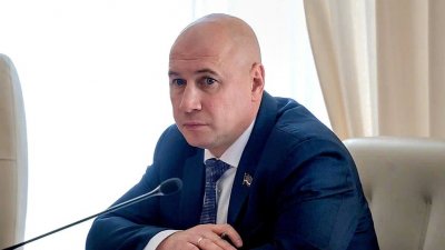 Справоросс Лазраев станет спарринг-партнёром Артюхова на выборах