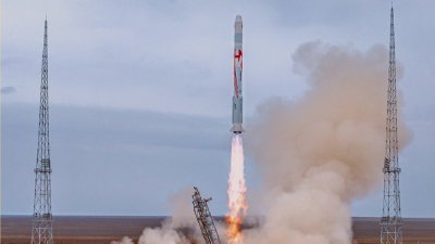 КНР успешно отправила на орбиту первую в мире ракету с метановым двигателем