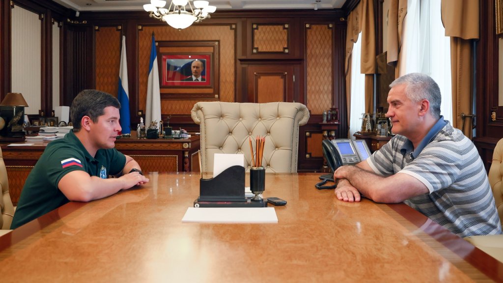 Губернатор Ямала Артюхов посетил Крым и встретился с главой республики Аксёновым
