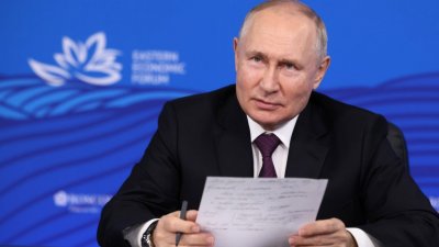Путин признал, что доходы россиян остаются довольно скромными