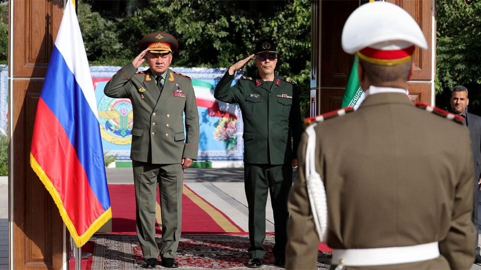 Россия наводит «военные мосты» с Ираном: Шойгу прибыл в Тегеран
