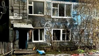 В Салехарде часть жильцов вернутся в горевший дом, где погибли люди