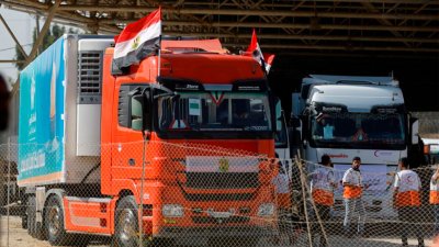 В сектор Газа из Египта проехали первые грузовики с гуманитарной помощью
