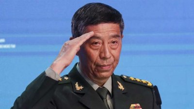 Министр обороны Китая Ли Шанфу снят с должности