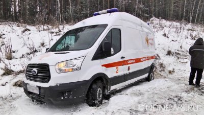 На Алтае при столкновении скорой и грузовика погибли два человека