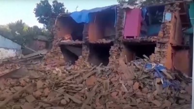 Более 130 человек погибли при землетрясении в Непале