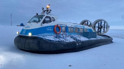 Власти объяснили, почему подушки-вездеходы отказываются возить пассажиров через Обь на Ямале