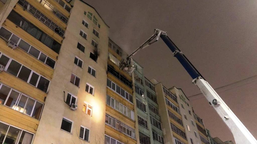 В Екатеринбурге пожарные спасли из огня 10 человек (ФОТО)