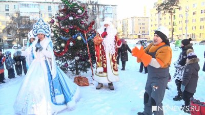 Теплослав и Капелька из «ЭнергосбыТ +» поздравили детей Верхней Пышмы с Новым годом (ВИДЕО)