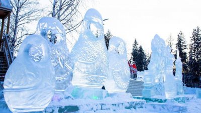 Уральские ледовые городки украшают героями сказок Пушкина (ФОТО)