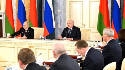 «Шероховатостей хватает…» Путин и Лукашенко договорились об увеличении пропускной способности Октябрьской железной дороги