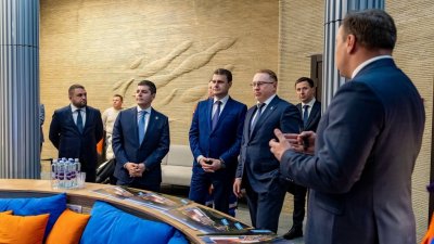 «Арктический» министр Чекунков попросил уделить внимание транспорту в Новом Уренгое и Салехарде